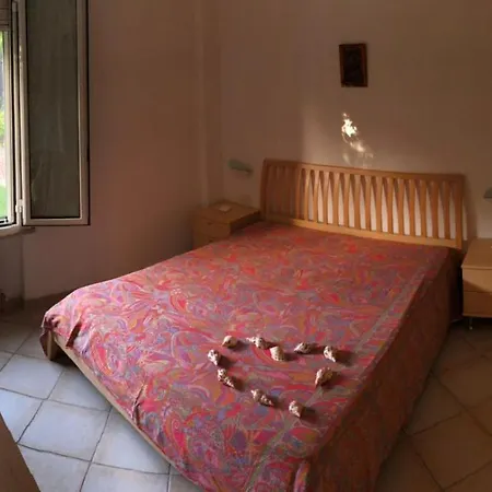 Vakantiehuis Shell House, Casa Con Ampio Giardino A 100m Dal Mare