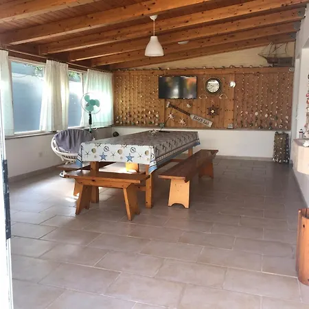 Shell House, Casa Con Ampio Giardino A 100m Dal Mare Feriehus Marcelli